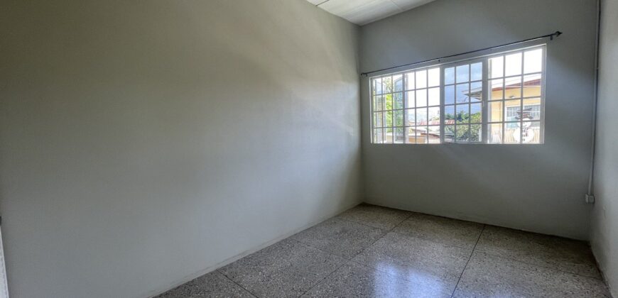 St James 2 Bedroom Upstairs apt $4,000.00