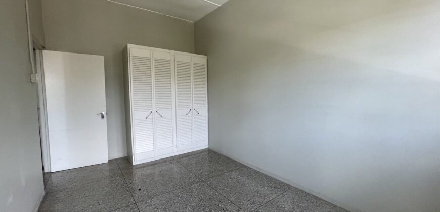 St James 2 Bedroom Upstairs apt $4,000.00