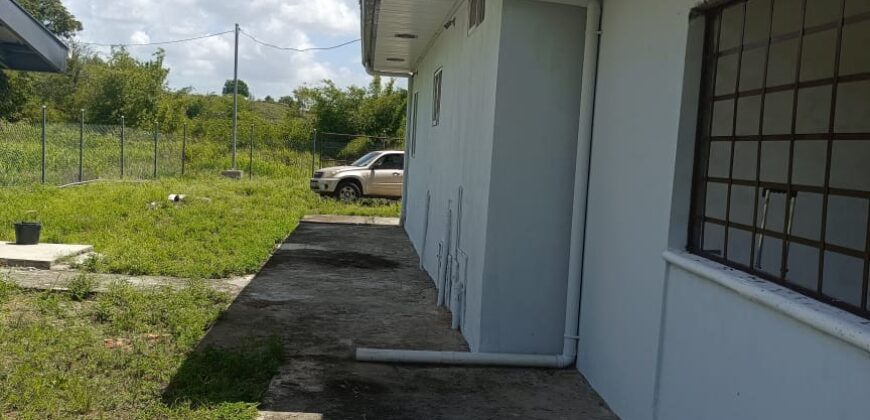 2 Bedroom  Property on 5 Acre Parcel of Land, Freeport. $1,000,000.00